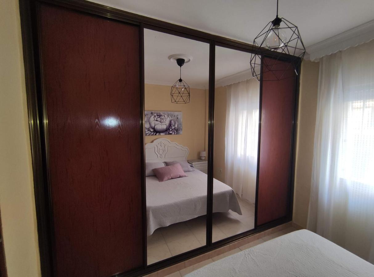 Amplio Piso Junto A Playa Victoria Appartement